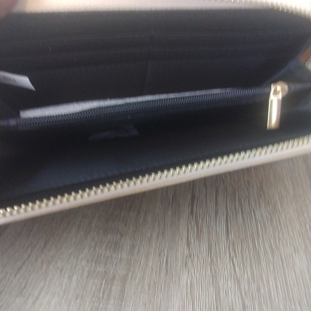 Gold Studded Rhinestone Wristlet - Picture 5 of 8